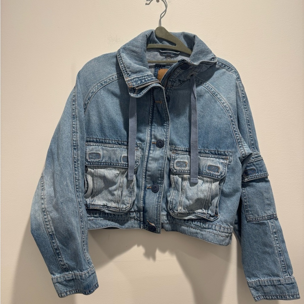 American Eagle Dreamy Drape Cargo cropped Jean jacket - Picture 2 of 5